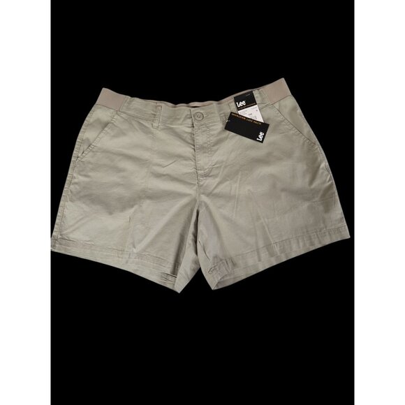 COPY - COPY - Lee Women’s Plus Utility Shorts 18W (1X) Mid Rise Stretch Pockets… - Picture 3 of 8